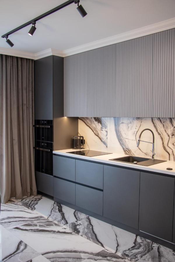 Royal 2 Apartments On Shevchenka 38 Str Львов Экстерьер фото