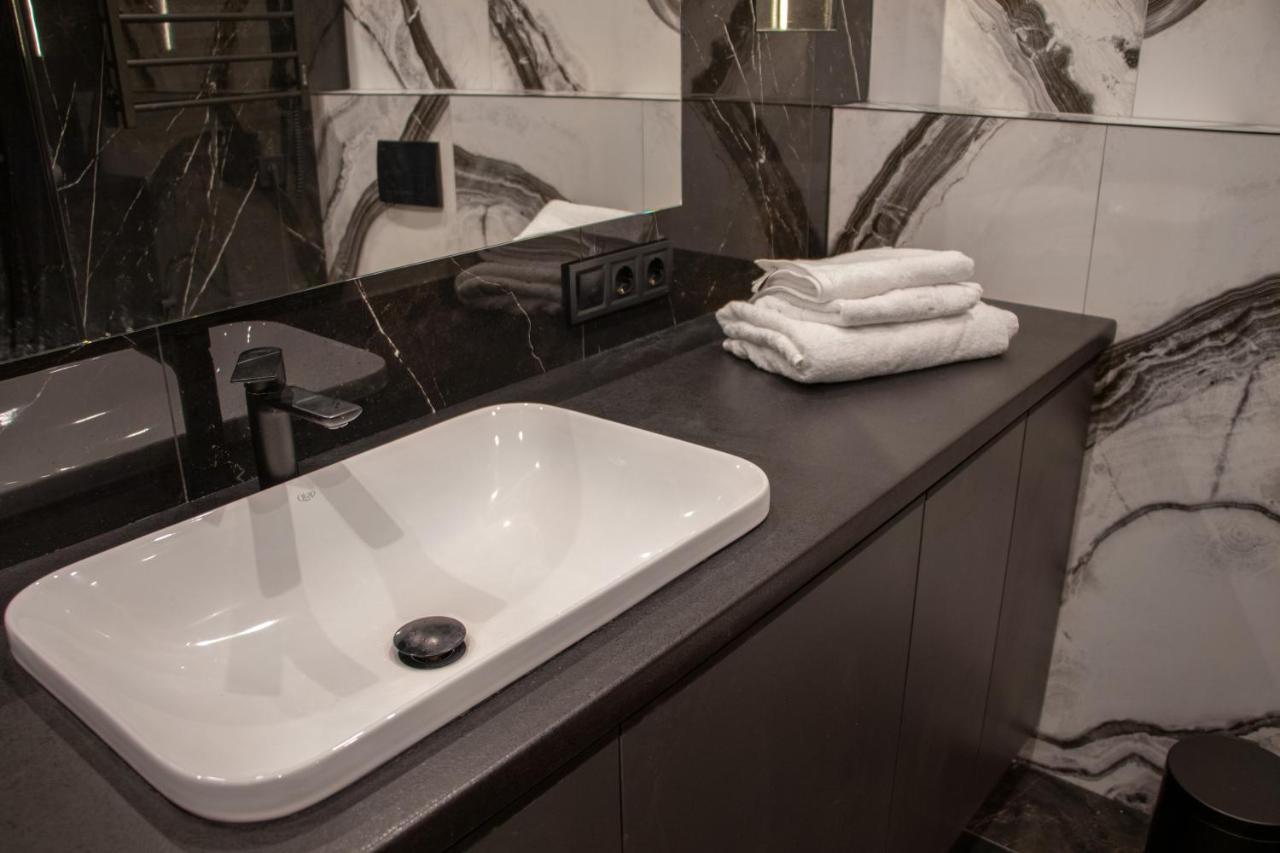 Royal 2 Apartments On Shevchenka 38 Str Львов Экстерьер фото