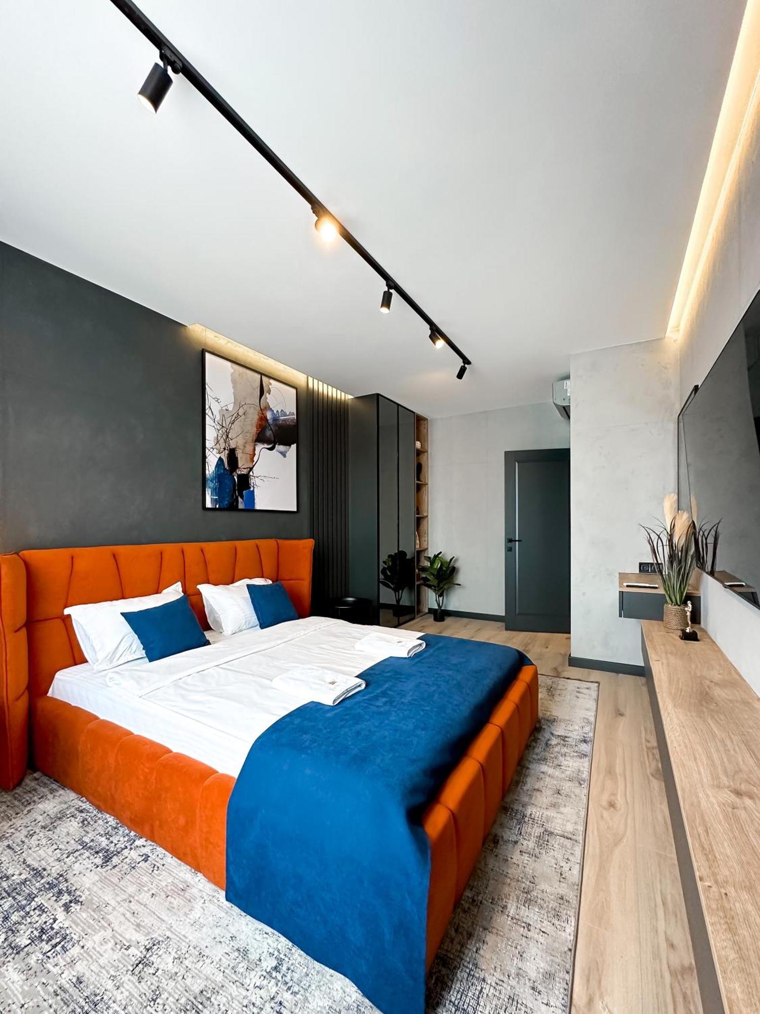 Royal 2 Apartments On Shevchenka 38 Str Львов Экстерьер фото
