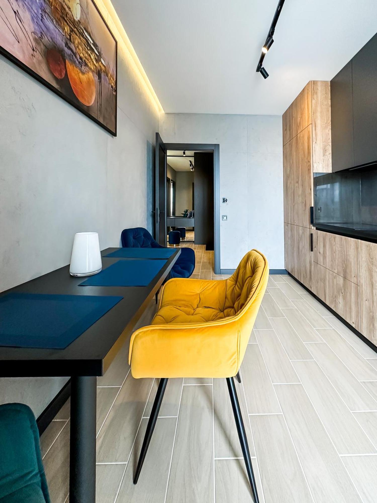 Royal 2 Apartments On Shevchenka 38 Str Львов Экстерьер фото